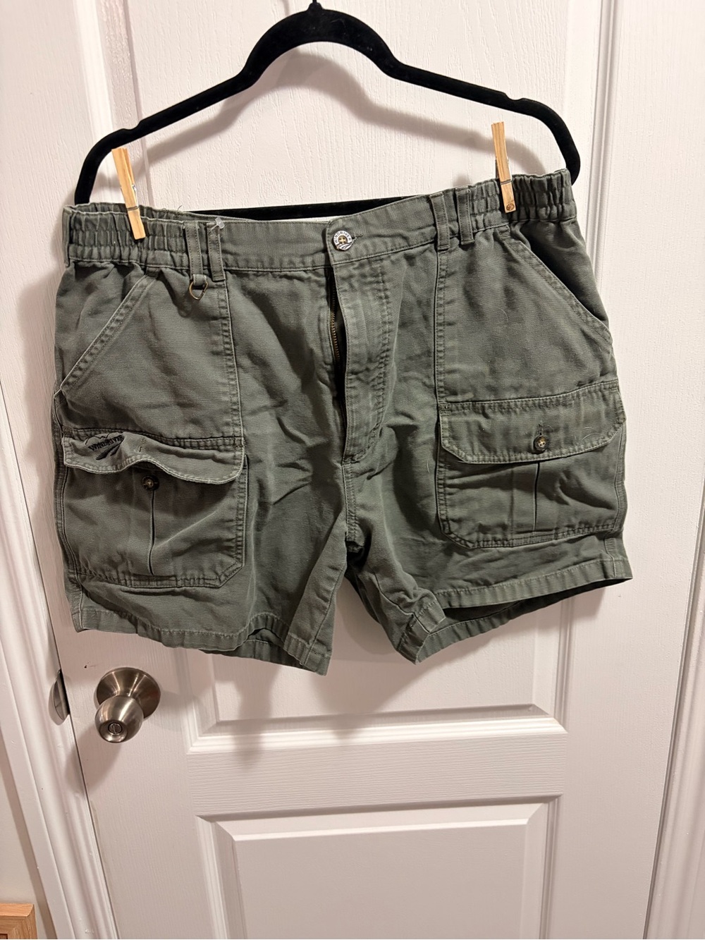 Men's Olive Green Cargo Shorts with Utility Pockets